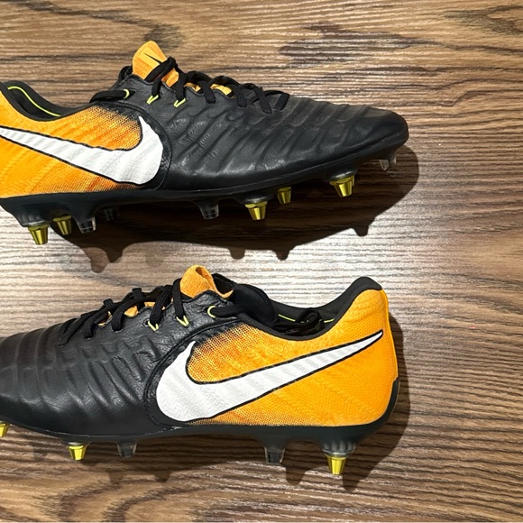 Men’s Size 9 Nike Tiempo Legend VII SG-Pro ACC Soccer Cleats 917805-009